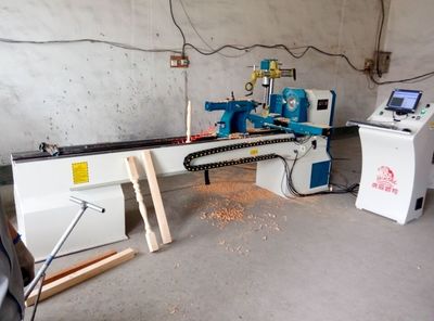 專業筑夢 2.5米大型數控木工車床助力建筑藝術與木立柱制造新紀元